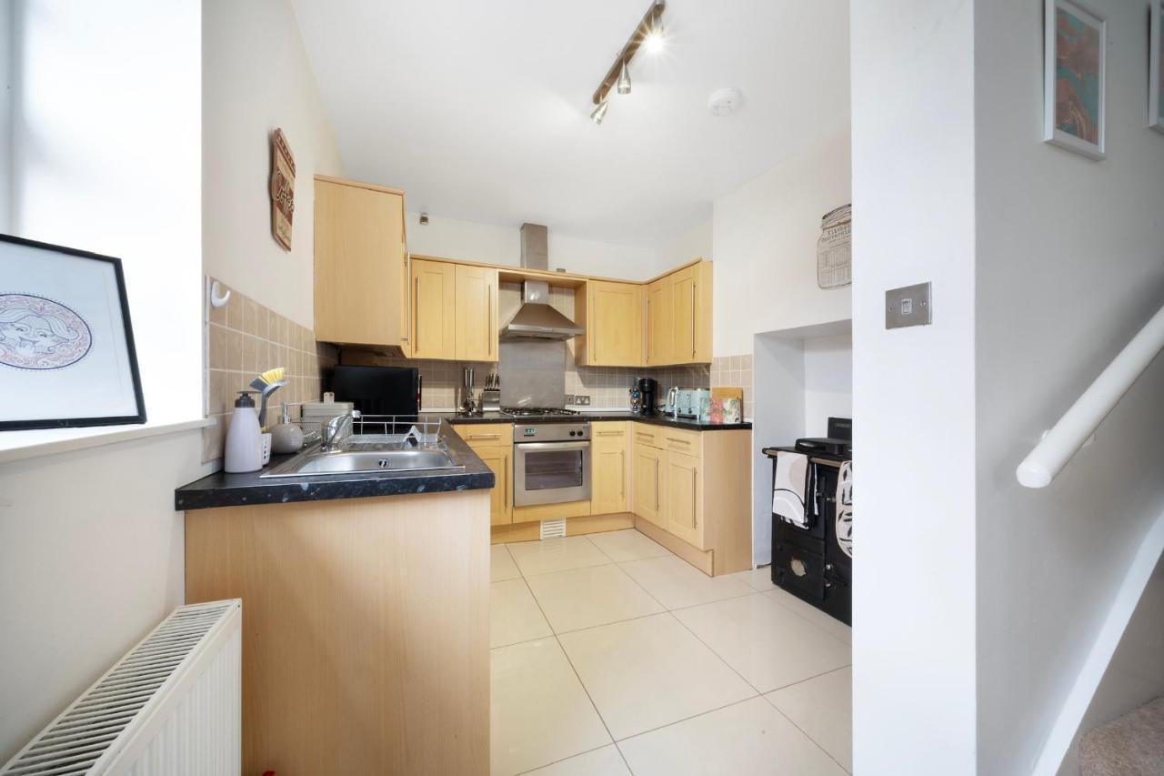 1 Bed House, Free Parking, 15 Minutes From Cheltenham Races Gloucester Ngoại thất bức ảnh